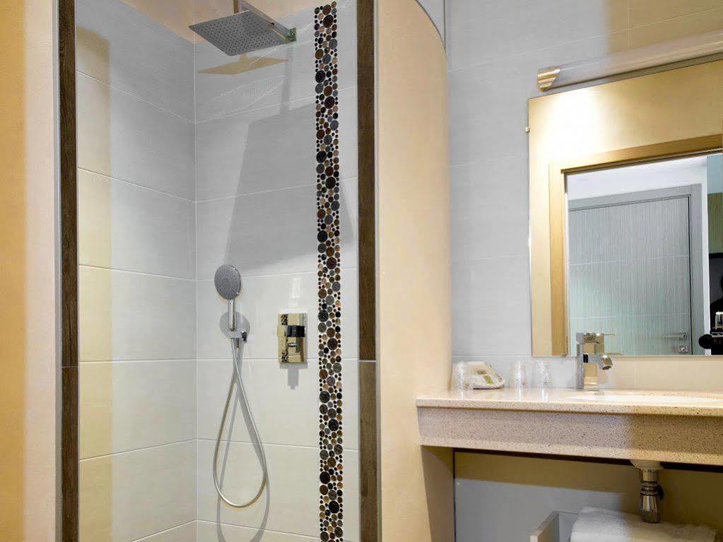 Hotel Le Val Moret Magnant Kültér fotó